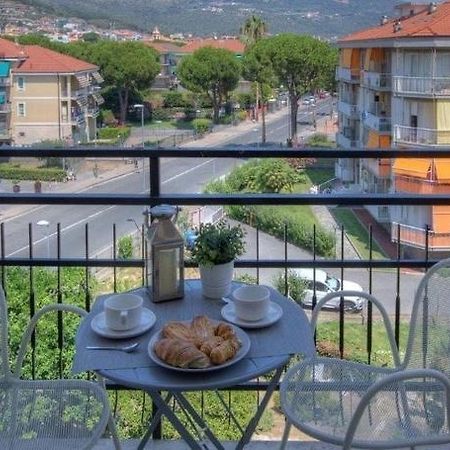 Ad Un Passo Da… Apartamento Pietra Ligure Exterior foto